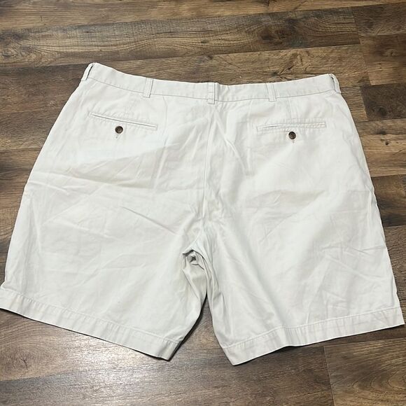 Brooks Brothers flat front shorts. Size 42 - Picture 4 of 5